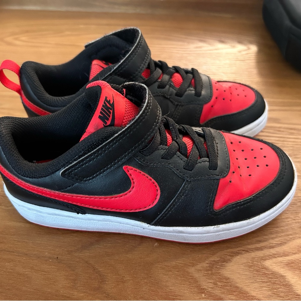 Nike Kids Black and Red Sneakers